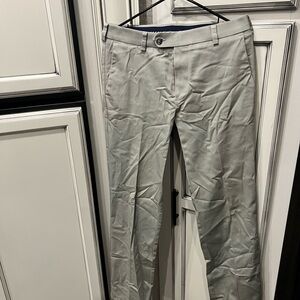 Roundtree & Yorke Light Gray Chinos